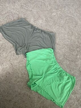 (2) aerie Olive Green & White Striped Ribbed Lounge Ribbed Lettuce Edge Shorts